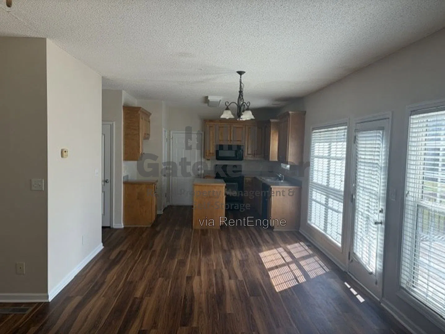 4 bed, 3.5 bath, 2866 sqft, $2,795 — Photo 4