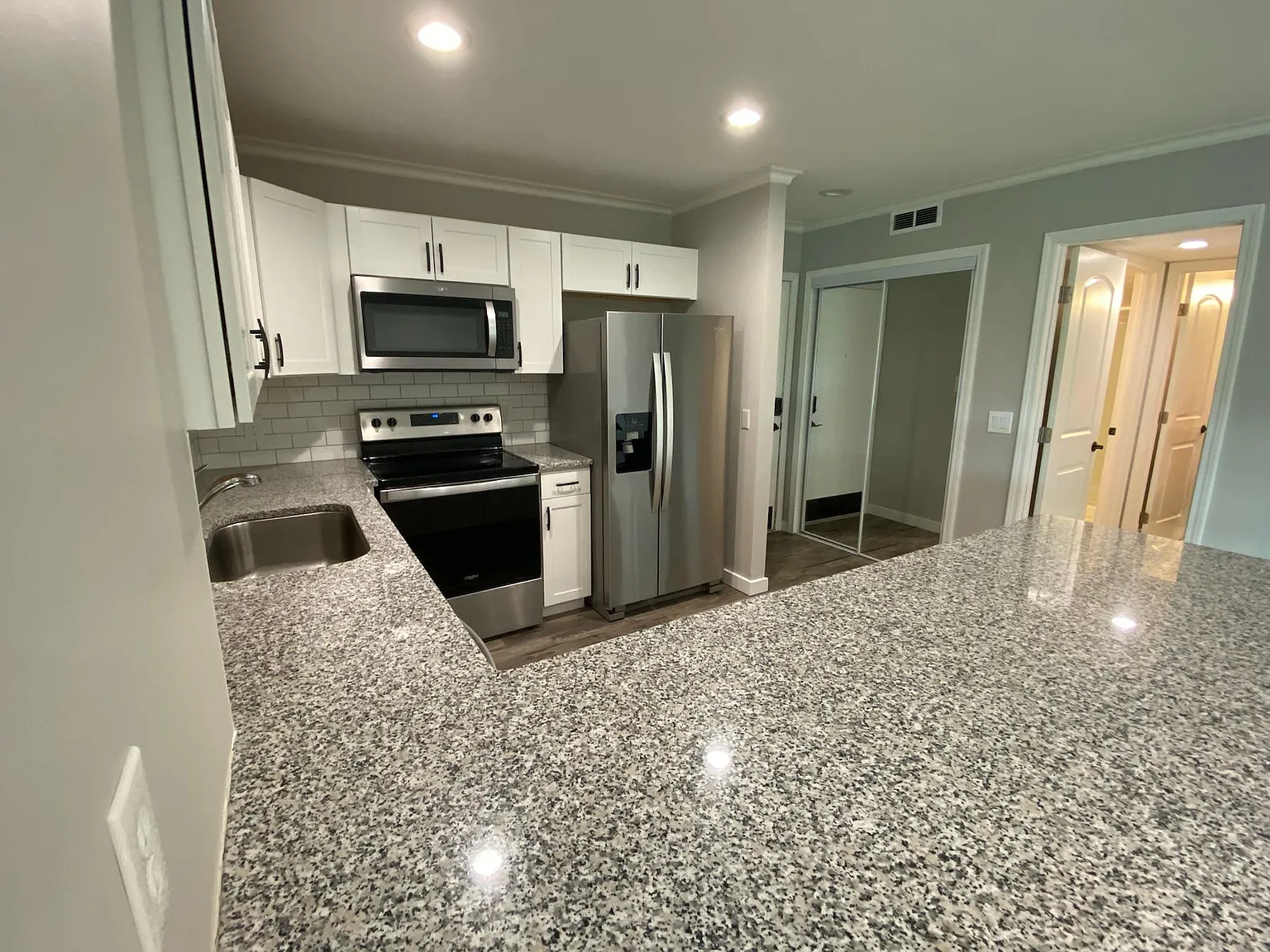 4725 Bay Point Rd — Photo 4