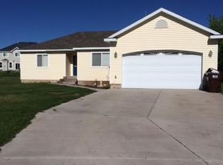 230 Forrest Pl, Mountain View, WY 82939