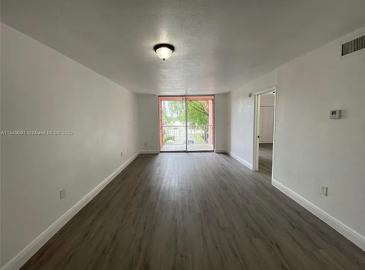 SW 114th Ave — Photo 2