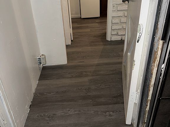 4th image of 252 E Cedar Ave #8