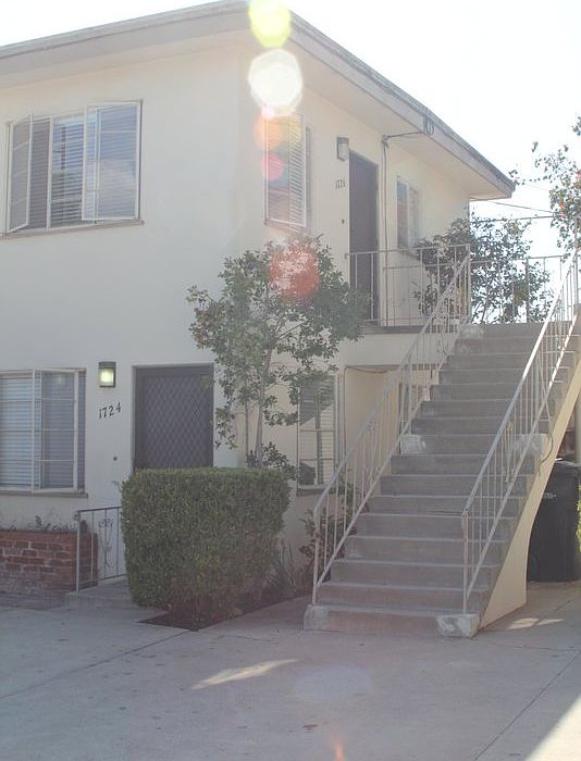 1st image of 1724 Fern St