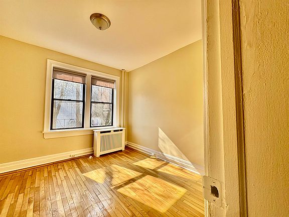 5th image of 270 Harrison Ave APT 105