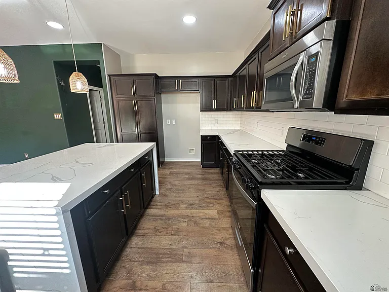6569 E 34th Ln — Photo 8