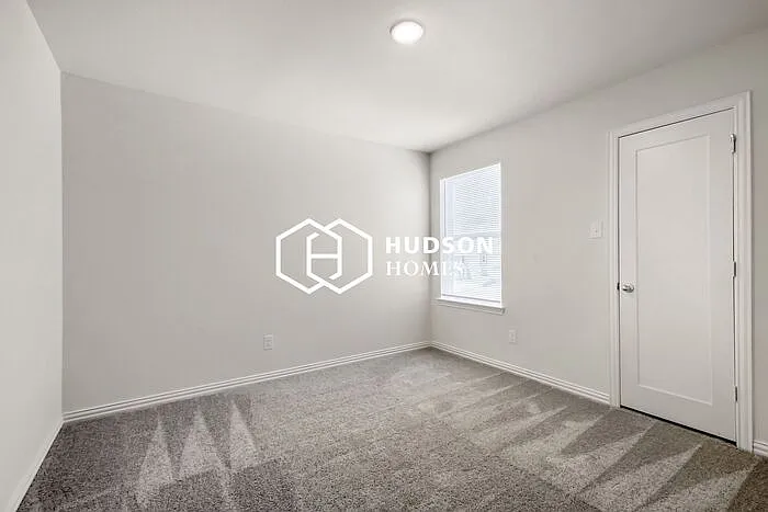 110 Goel St — Photo 7