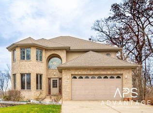 1410 Oak Ridge Ct, Willow Springs, IL 60480