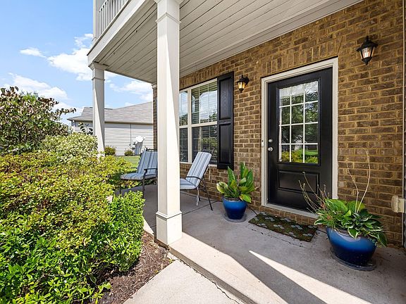 4th image of 209 Marefair Ln