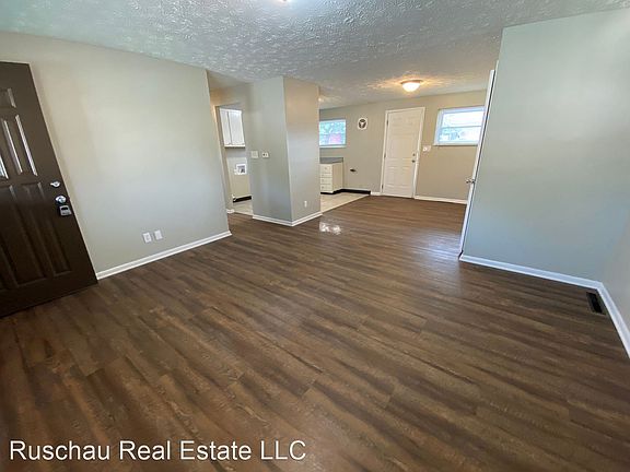 5th image of 308 Windsor Ct