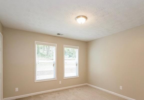 5th image of 679 Dogwood Dr NW