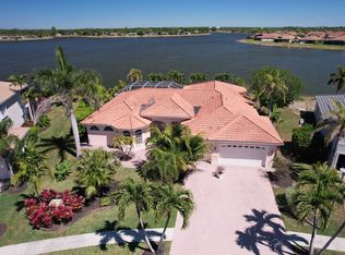 2202 Grove Dr, Naples, FL 34120