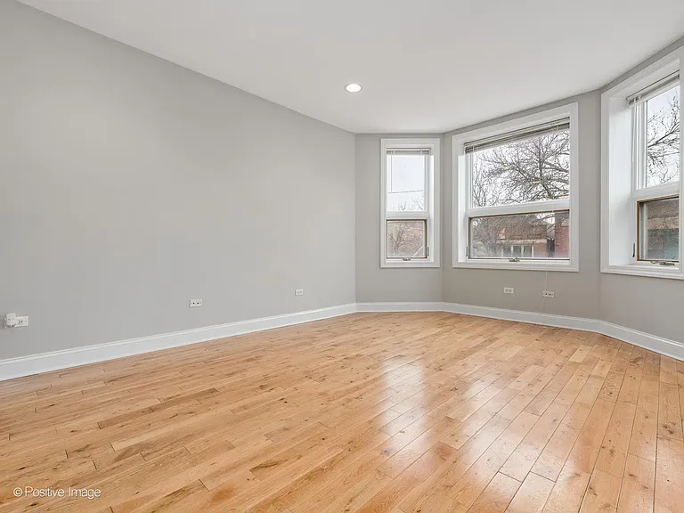 3247 S Emerald Ave #3-F — Photo 5
