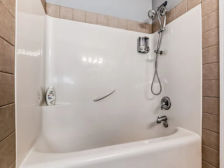 409 W Lakeview Dr — Photo 37