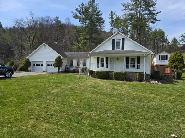 1348 Delhart Rd, Galax, VA 24333