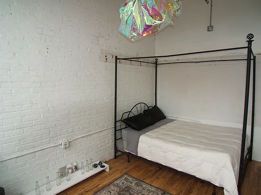 Rented by Joel Weisz, LREB | media 31