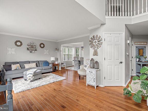 5th image of 33 Turtle Creek Dr