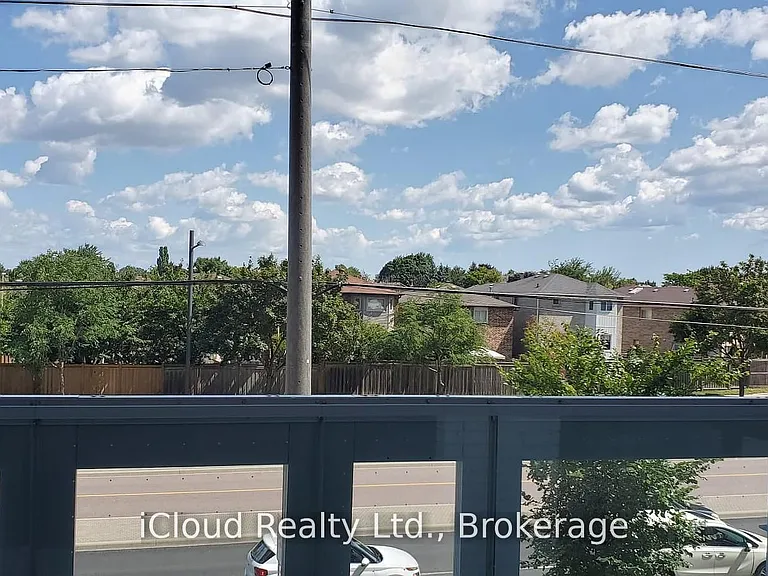 7950 Bathurst St #210 — Photo 9