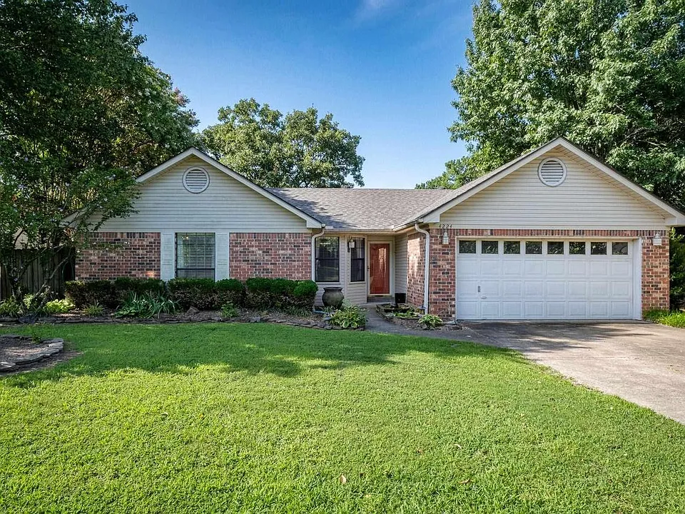 4224 Sugar Maple Ln