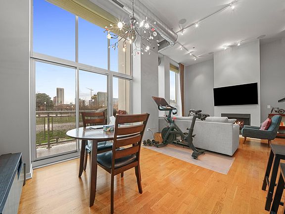 3rd image of 700 N Larrabee St APT 110