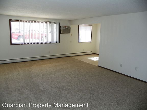 3rd image of 601 Hoyt Ave E APT 6