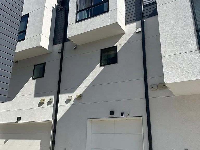 Private oversized one car garage