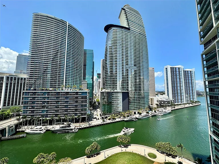 475 Brickell Ave #1614 — Photo 2