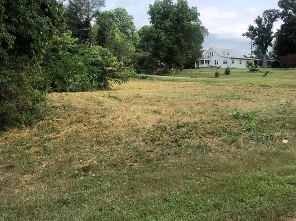 313 Spring St, Clermont, GA 30527