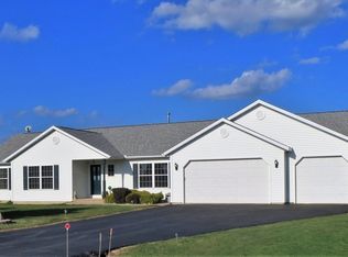 1082 Peter Dr, Dixon, IL 61021