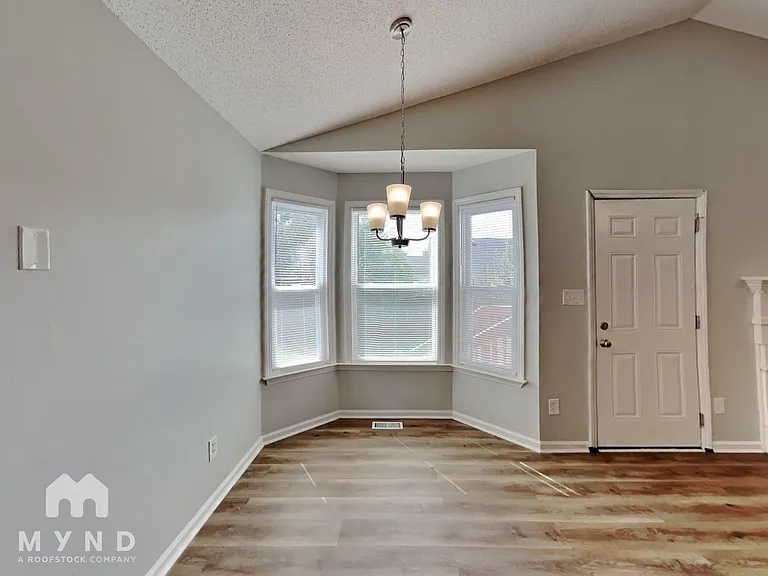 2209 Maybrook Dr — Photo 10