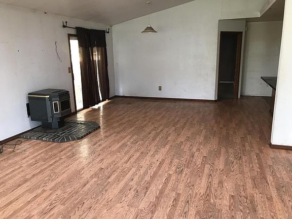 4th image of 1035 Keller Ave