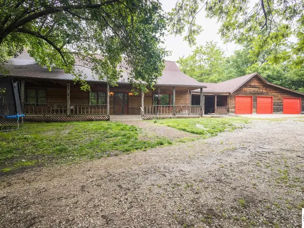 212 N Water St, Clinton, MO 64735