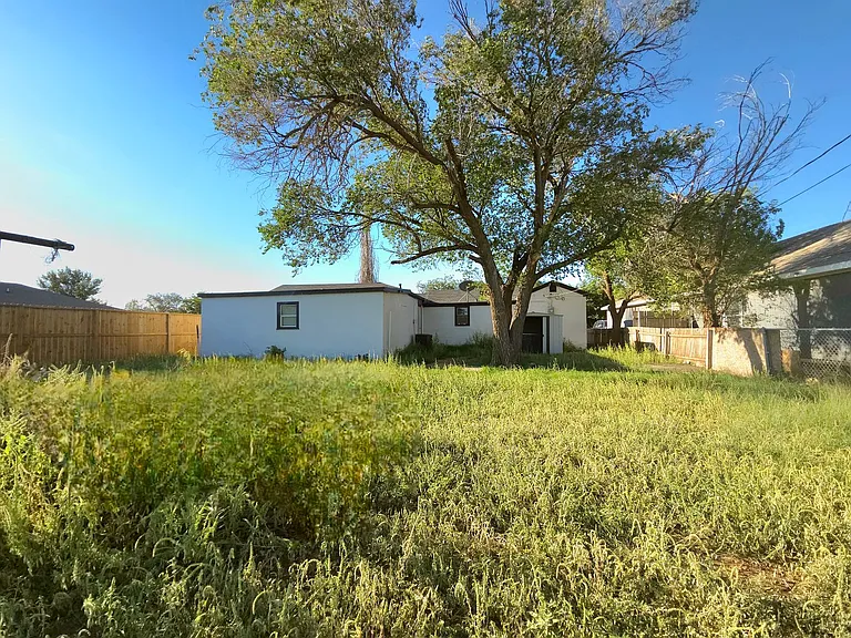 2602 Amherst St — Photo 17