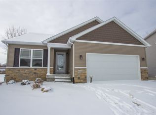 1114 Sandpiper Ct, Waterloo, IA 50702