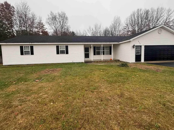 8715 E Long Lane Dr, Knox, IN 46534