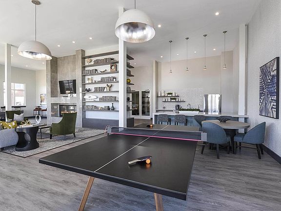 SilverLake Clubhouse Ping Pong Table, Fireplace, Full Kitchen with Bartop