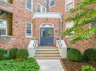 169 Mason St APT 1D, Greenwich, CT 06830