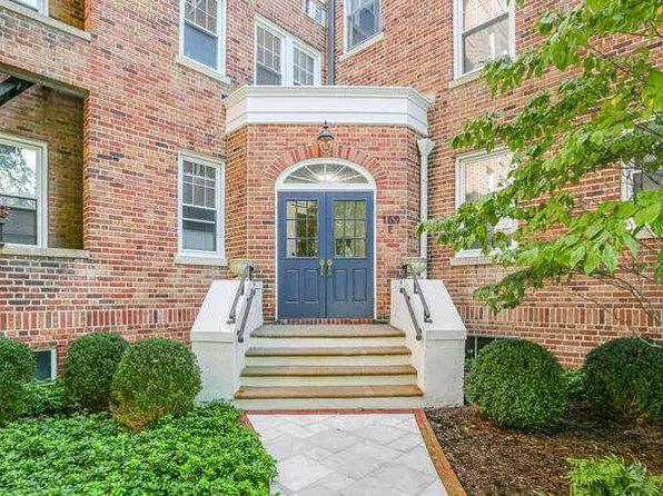 169 Mason St APT 1D, Greenwich, CT 06830