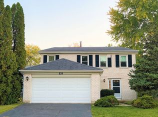 634 Shining Water Dr, Carol Stream, IL