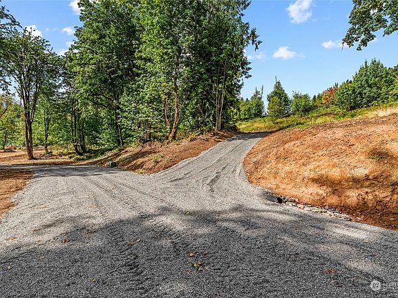 3rd image of 142 Benson Lane