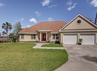 505 Queen Aire Dr, Savannah, GA 31406