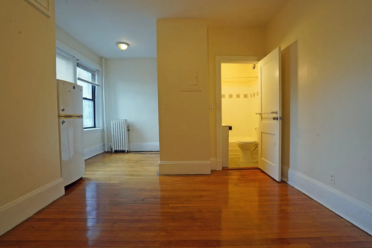 Building Photo - 1212 Commonwealth Ave #7