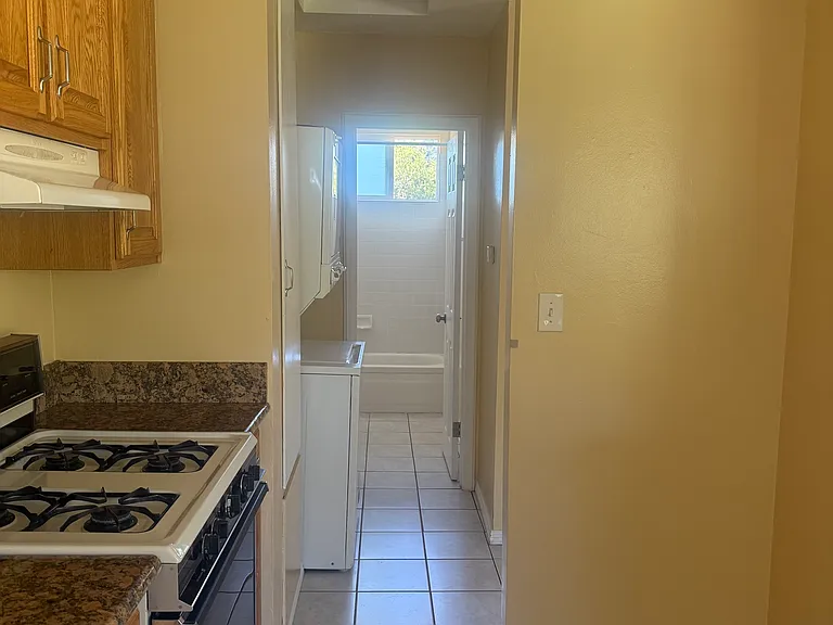 2608 Manhattan Ave #A — Photo 2