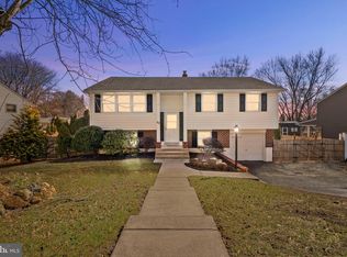 22 Williams Dr, Aston, PA 19014
