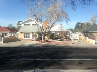 1057 E Oakey Blvd, Las Vegas, NV 89104