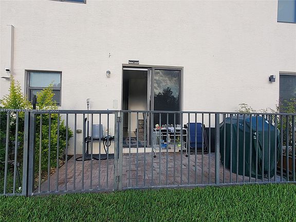 5th image of 403 NE 194th Ln #194