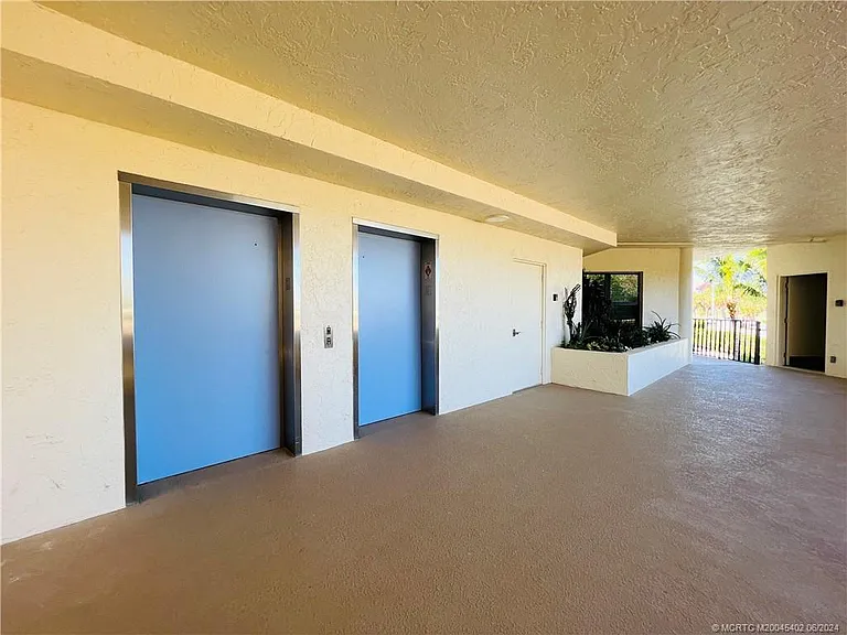 221 NE Plantation Rd #215 — Photo 63