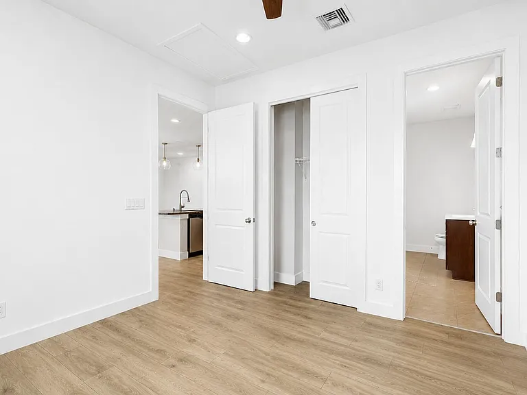 6044 Curie Pl — Photo 8