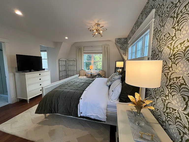 New textured wallpaper, all new bedding and stunning new light fixture added 10/28/25.