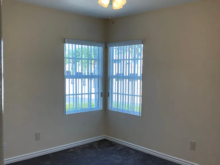 2502 W Via Corona #1/2 — Photo 41