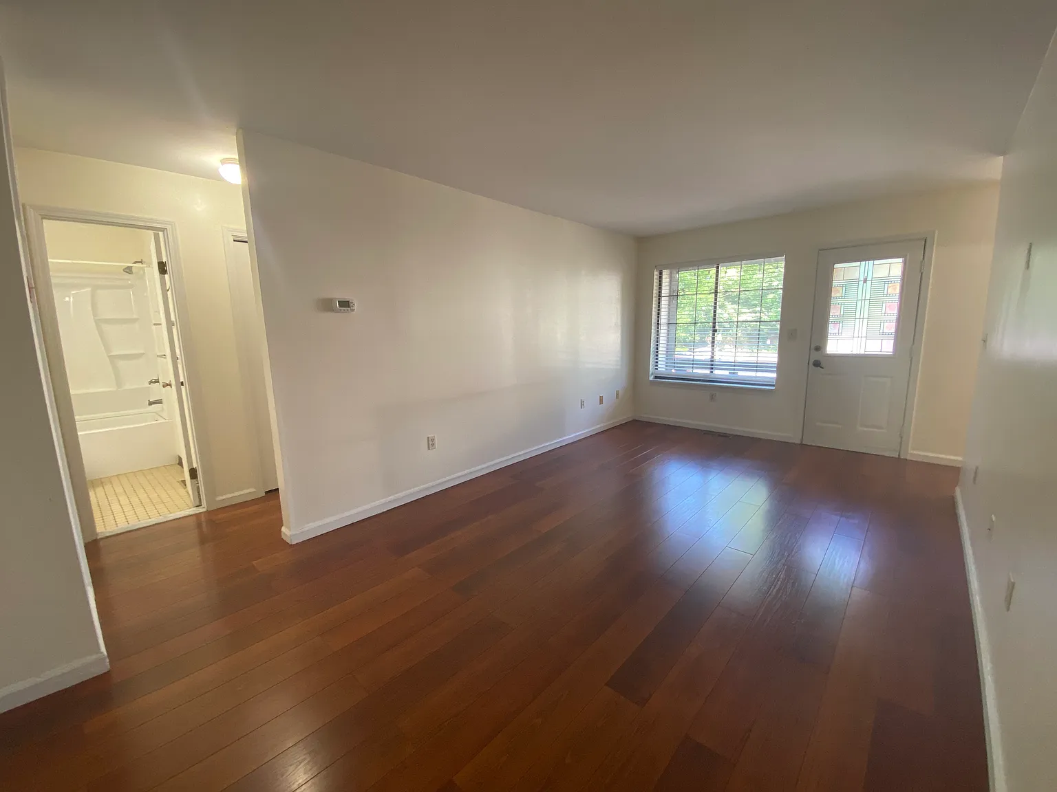 1 bed, 800 sqft, $1,600 — Photo 1