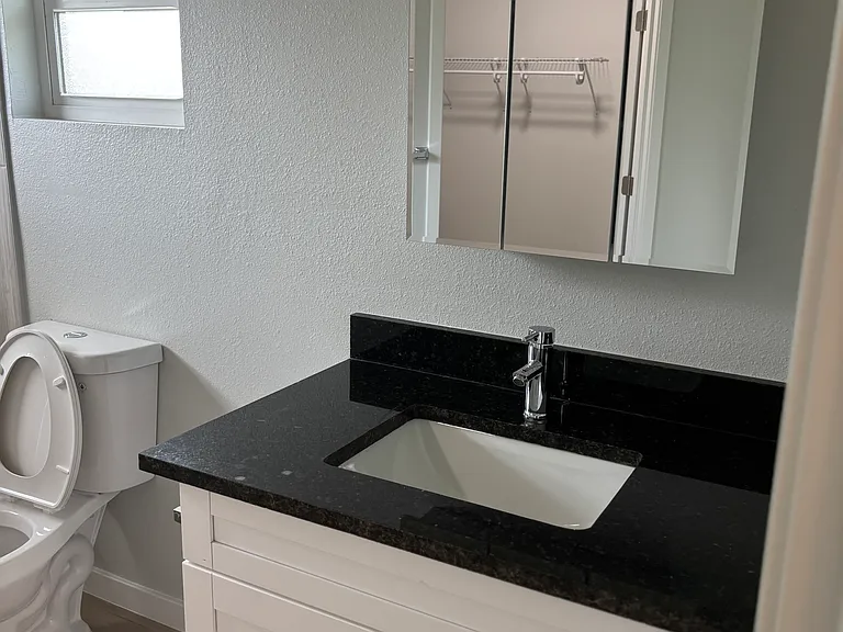 Sandcastle Pines Apartments — Photo 24